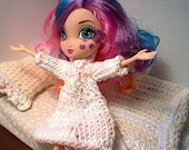 Custom La dee da/Ever after high bed set : Pastel colored Nightgown with matching pillow & blanket.