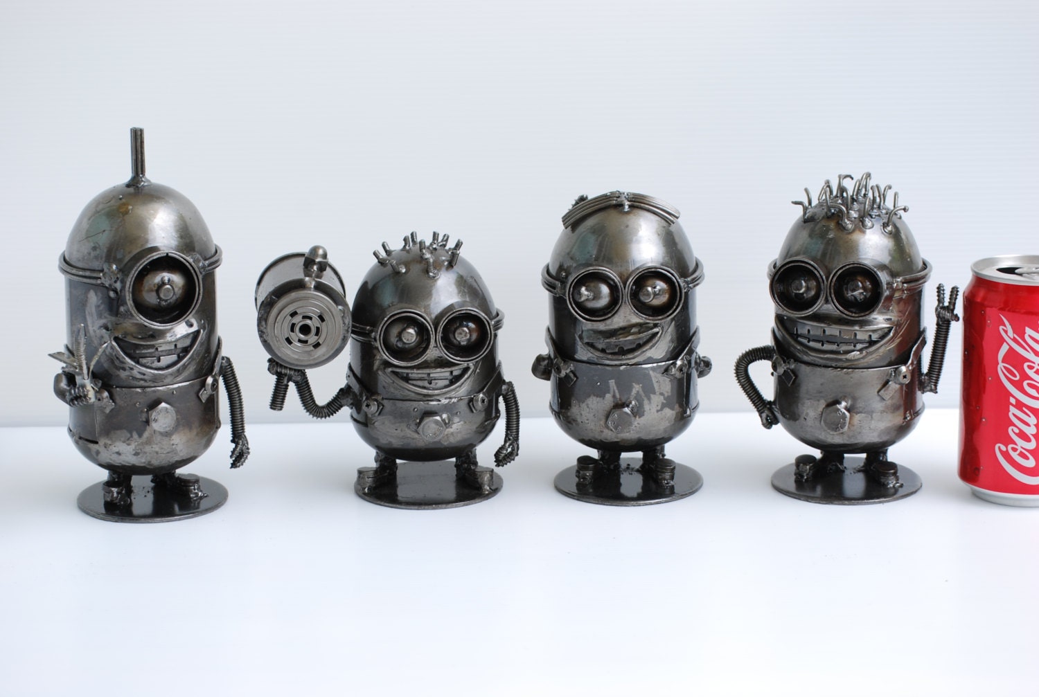 METAL SCULPTURE Minion big we sell all 4 items Despicable Me