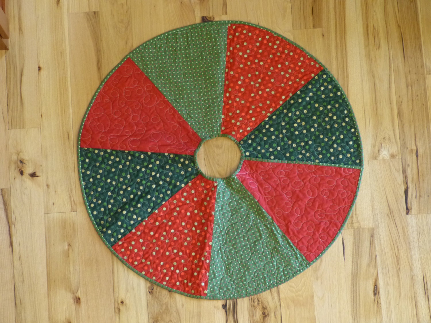 60 Quilted Christmas tree skirt by JanetLoriTreeSkirts on Etsy