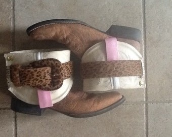 boots plates leopard