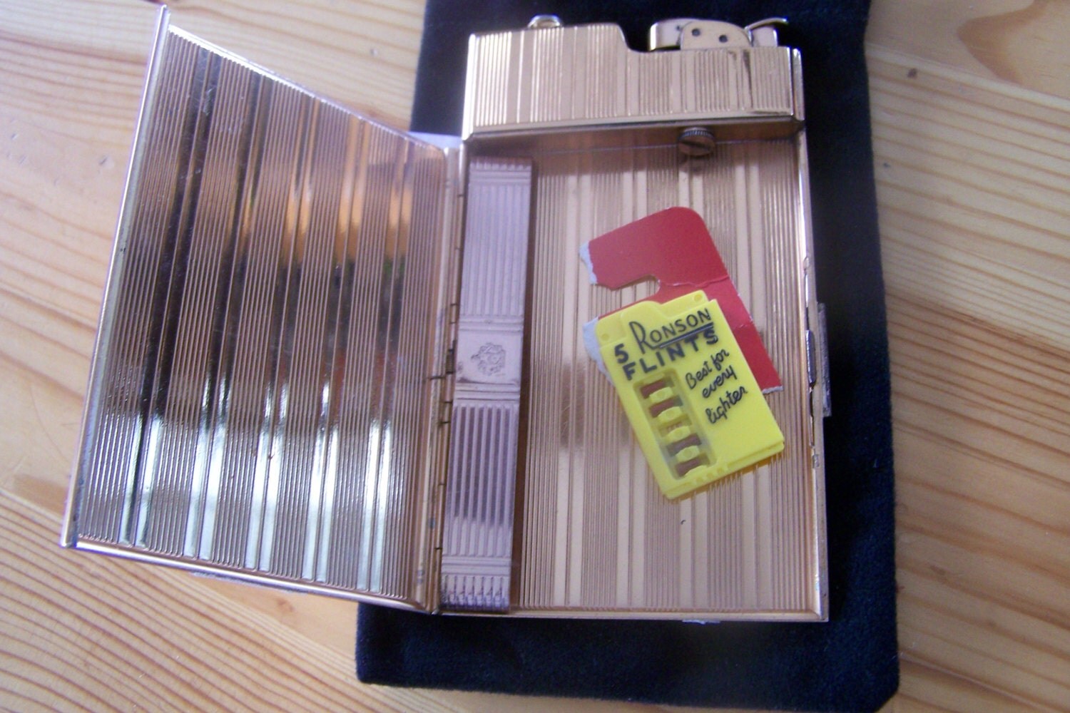 Vintage 50 &rsquo;s EVANS CIGARETTE CASE with