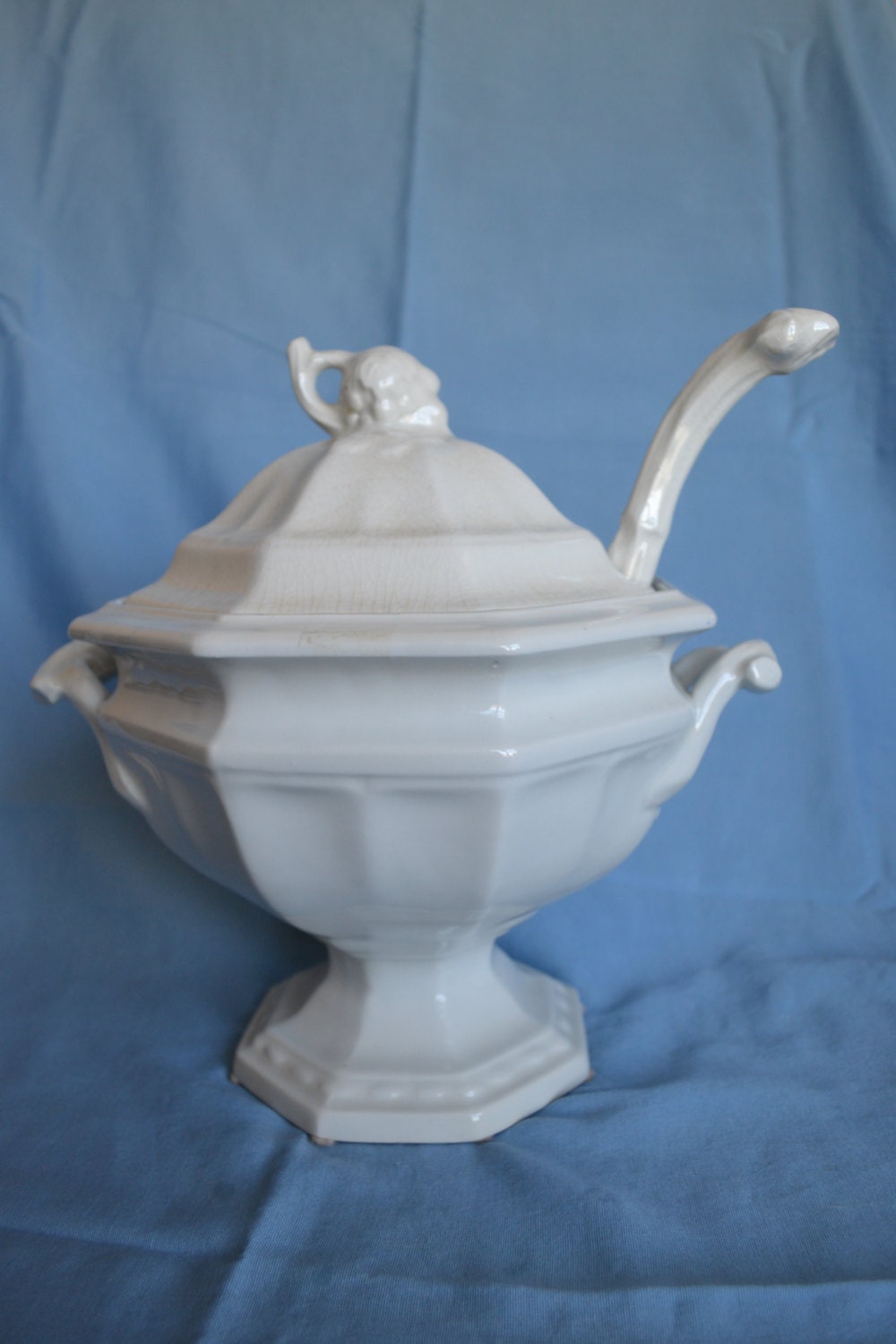 Vintage White Ironstone Soup Tureen Red Cliff by Sunpennies