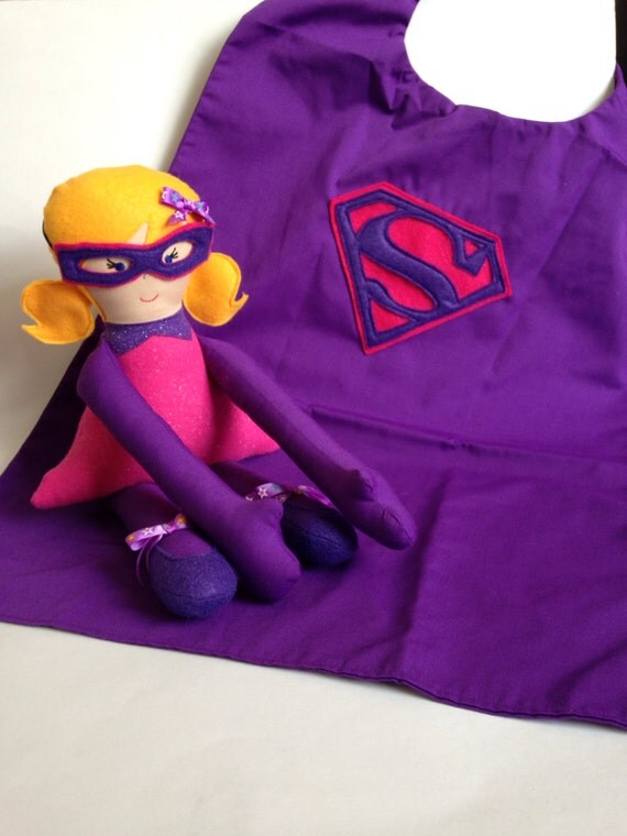 Super kid doll & cape set