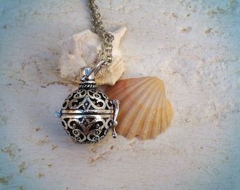 Boho poison locket- boho chic-retro pendant -vintage wedding-poison box necklace-retro pill box necklace -retro poison pendant