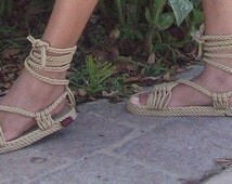 NAVE gratis!-Cleopatra tutti corda sandali in Beige scuro ...