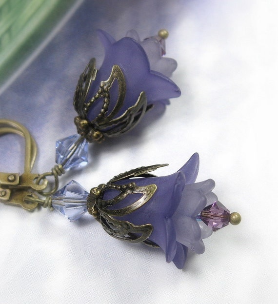 Purple Flower Earrings, Vintage Style Jewelry, Lucite Flower Earrings, Flower Earrings, Lilac, Tanzanite, Floral Jewelry, Gifts Under 25
