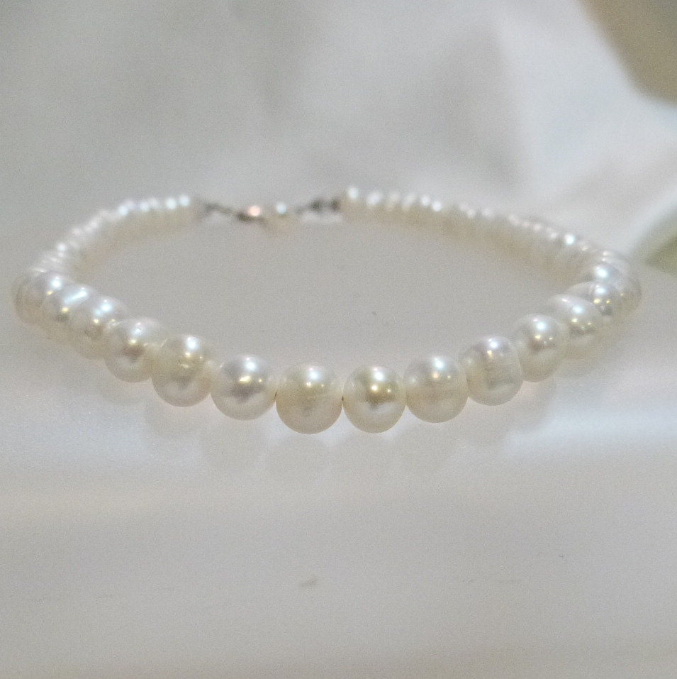 A String of Freshwater Pearls Necklace