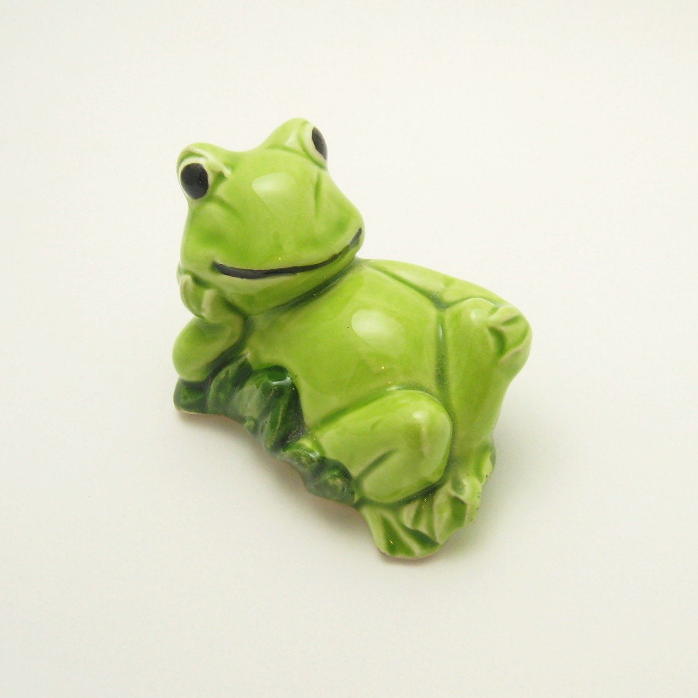 Vintage Frog Figurine Japan Fifties Figural