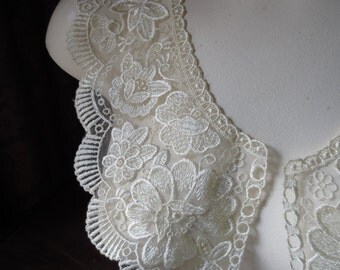 Lace Applique pair in IVORY for Bridal, Garments, Costumes PR 278iv