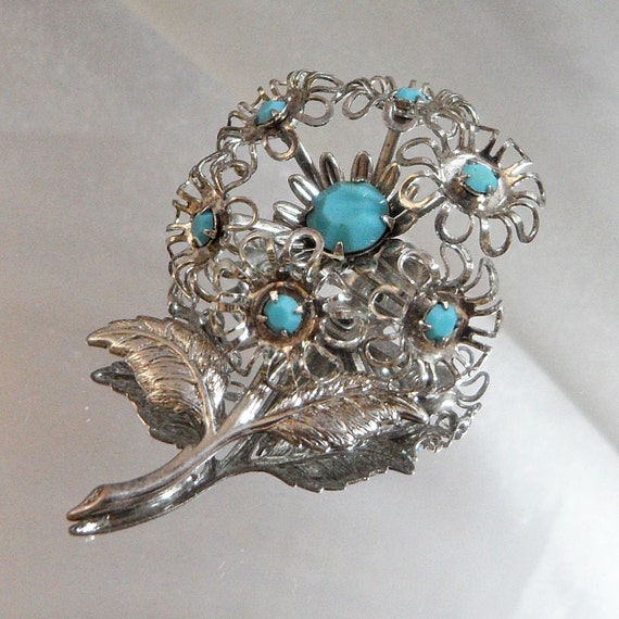Vintage Turquoise Flower Brooch. Silver Filigree and by waalaa