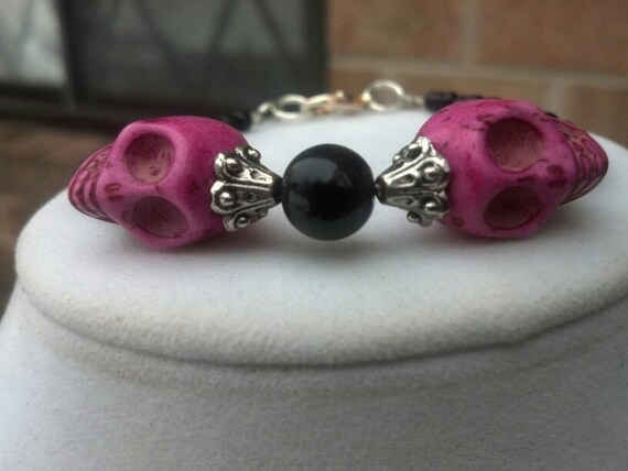 Pink & Black skull beaded bracelet