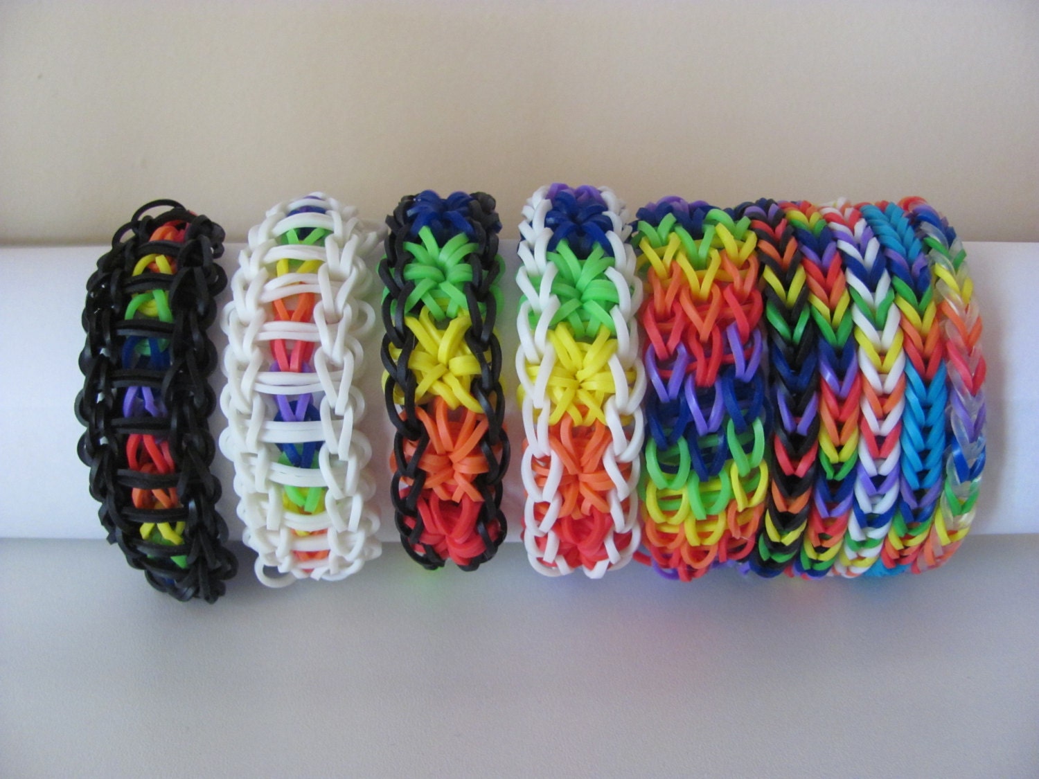 Rainbow Loom rubber band stretch bracelet lot of 10 rainbow