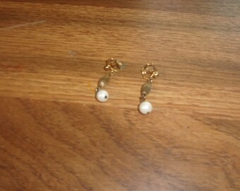 vintage clip on earrings goldtone dangles