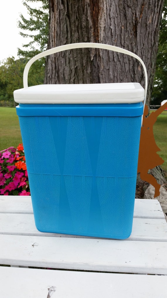 Vintage Beverage Cooler 9