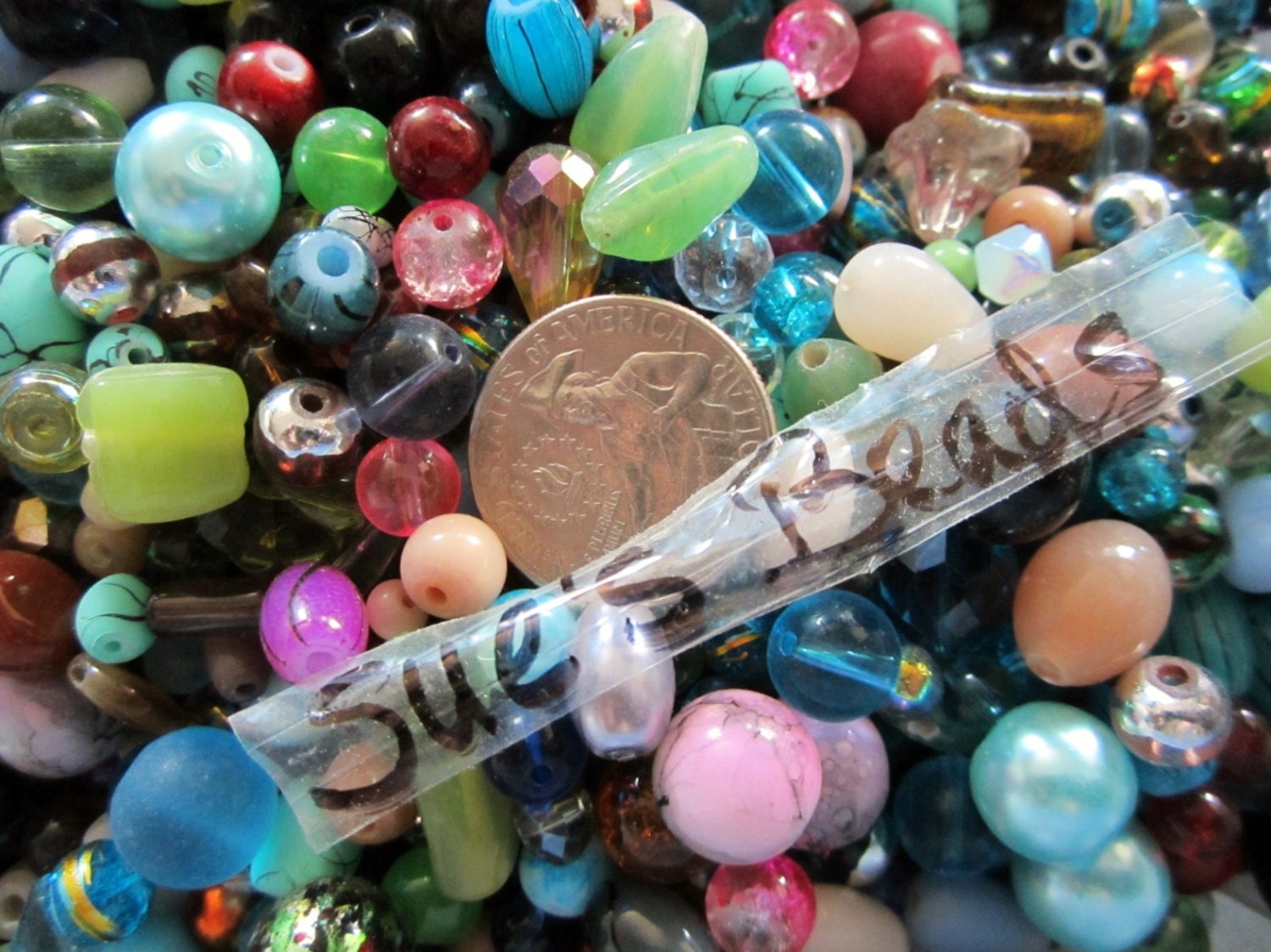 500 Mixed Assorted Glass Beads bulk Good Quality