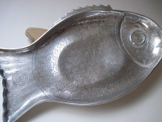 Vintage Arthur Court Aluminum Fish Tray by DatedandAntiquated
