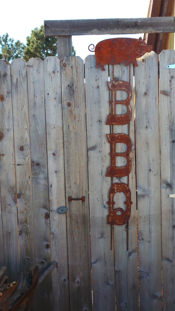 FREE SHIPPING Rusted Rustic Metal BBQ with Pigs Sign