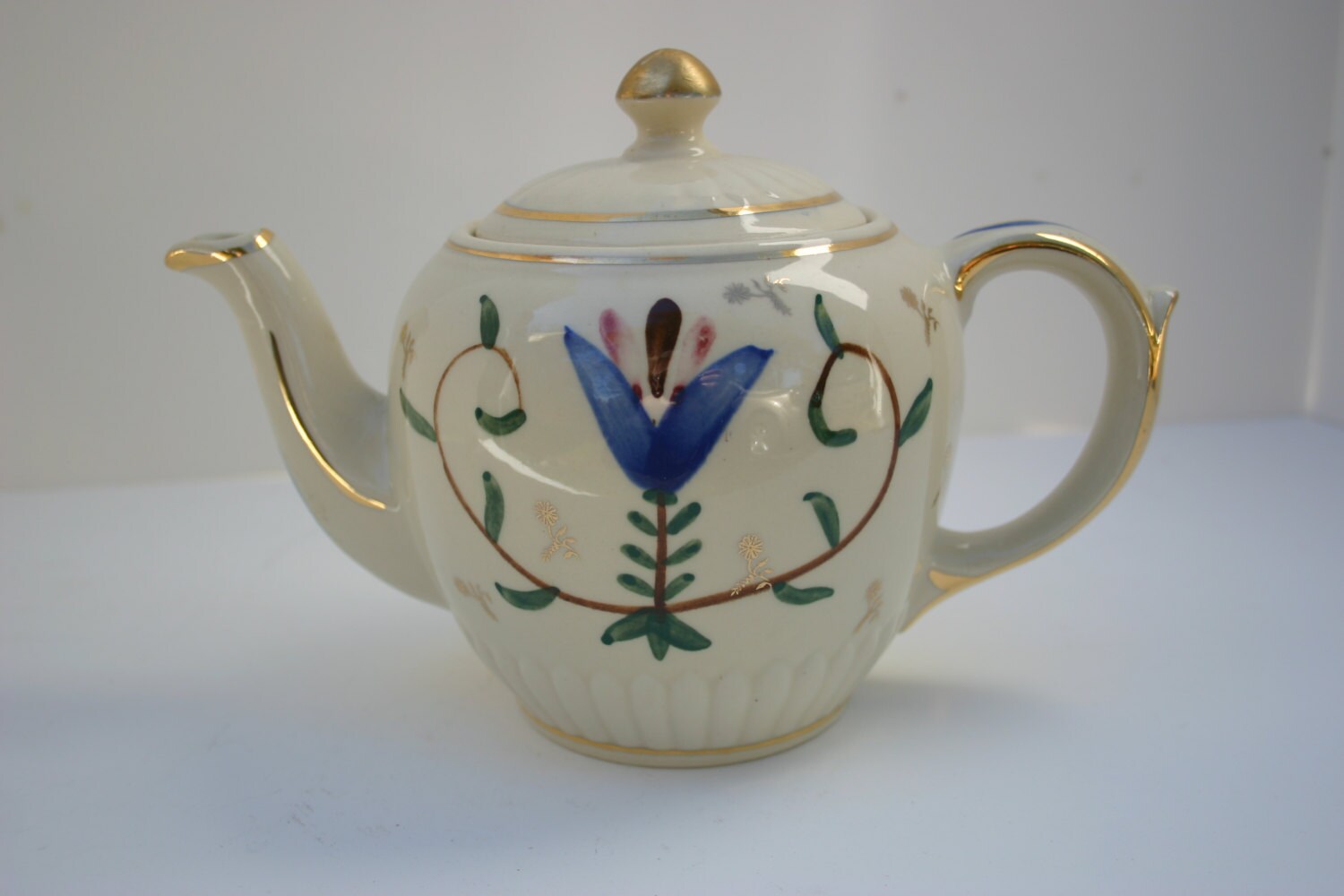 On Sale Vintage Teapot USA Teapot USA Pottery teapot Hand painted