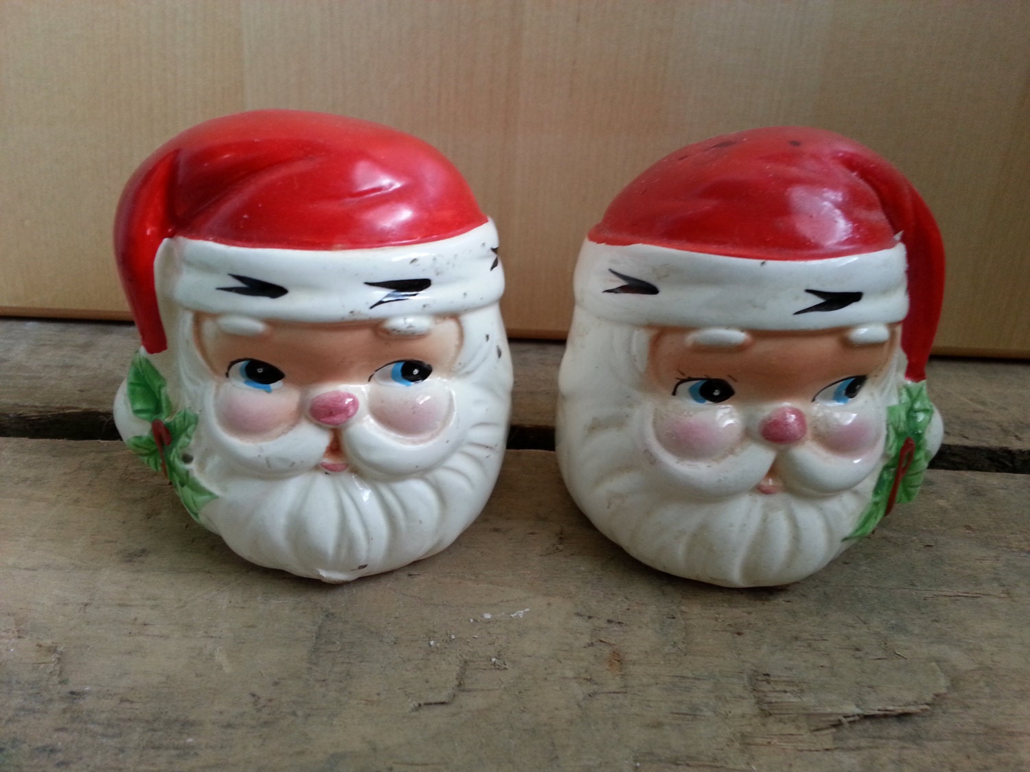 Vintage Santa Claus Salt and Pepper Shakers. Vintage Christmas