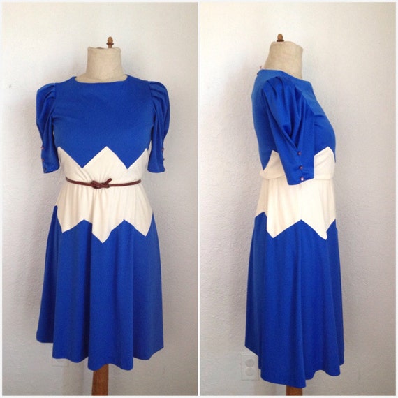 VTG 1970's Blue and Cream Zig Zag Dress