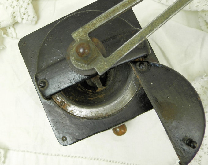 Vintage French Peugeot Fréres Black Painted Metal and Wooden Coffee Grinder / French Kitchenware Decor / Kitchenalia / Retro Vintage Home Vintage French Peugeot Fréres Black Painted Metal and Wooden Coffee Grinder / French Kitchenware Decor / Kitchenalia / Retro Vintage Home