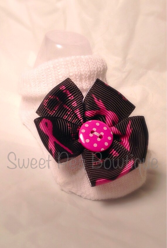 Items similar to Breast Cancer Awareness Infant Socks 06 months on Etsy