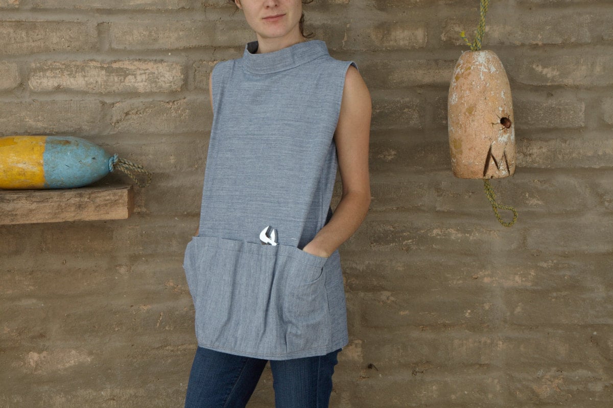 Sleeveless Artist smock top / work shirt / utility pockets