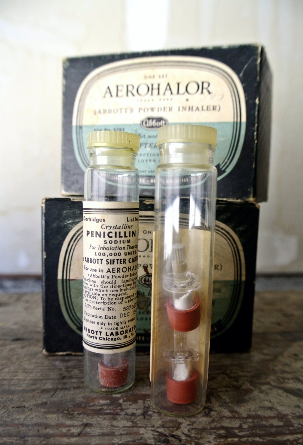 Vintage Aerohalor Abbott's Powder Inhaler w/Penicillin
