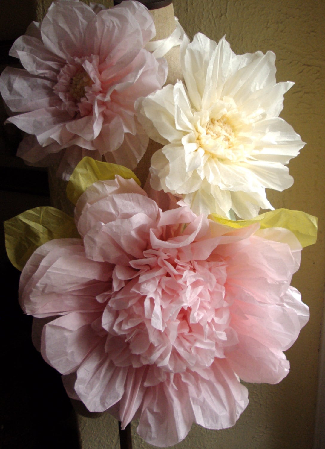 Set of 3 Giant Paper Flowers L Pink \/ Vanilla Perfect