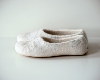 Women felted slippers - perfect wedding for her - white - natural, green gift