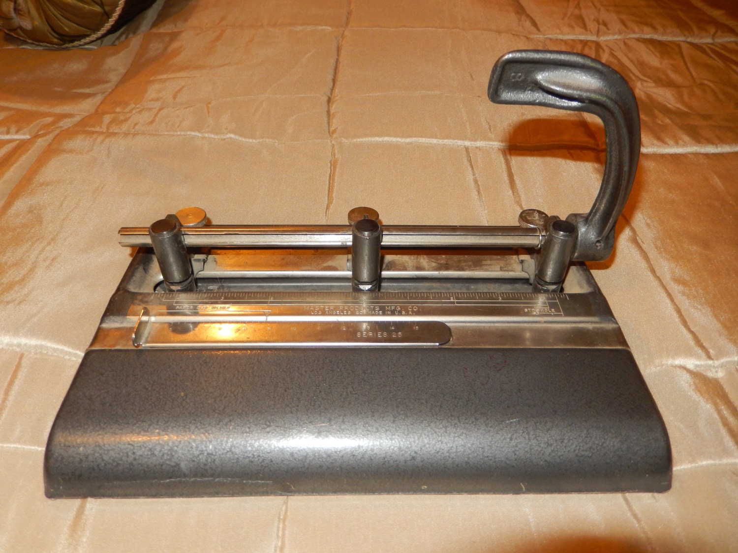 ANTIQUE PAPER HOLE Punch