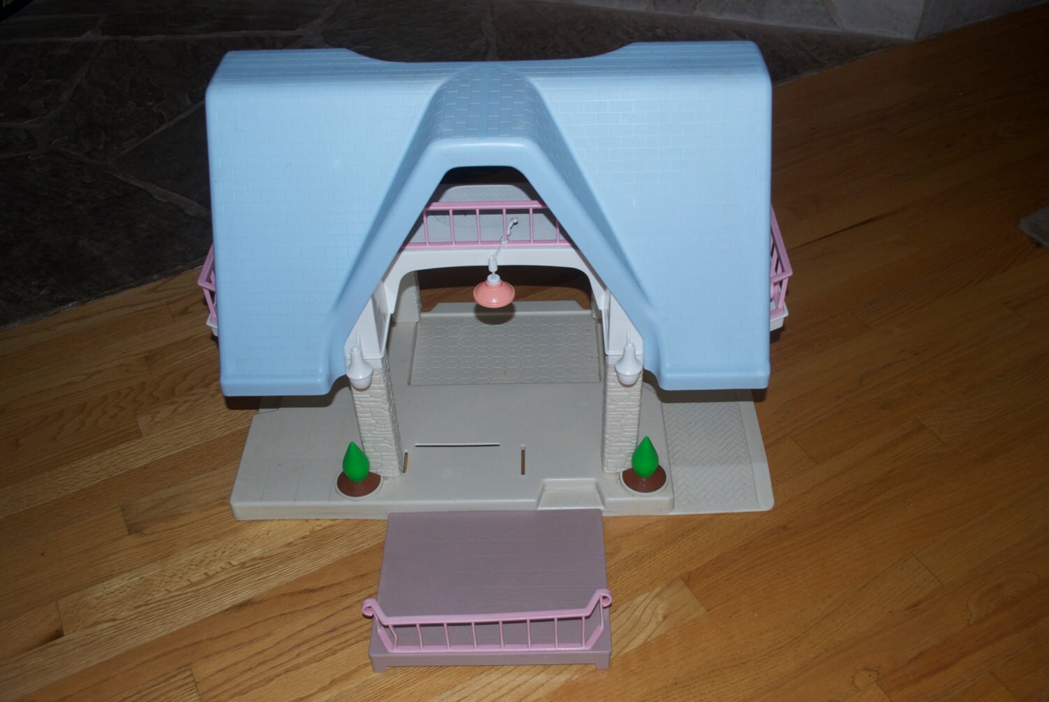 little tikes pink dollhouse with blue roof