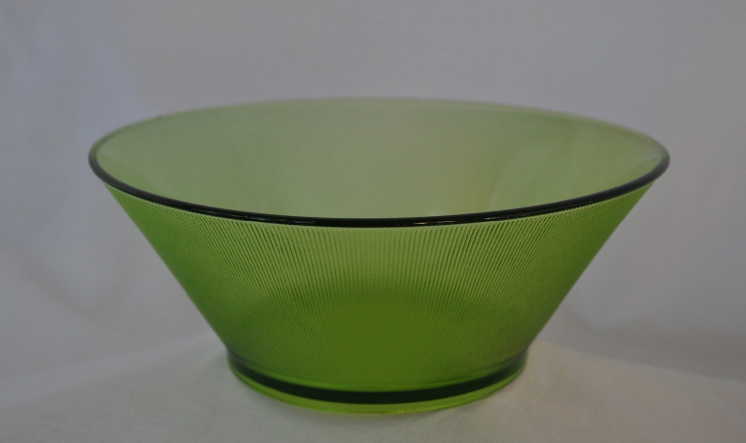 Vintage Green Fine Ribbed Modern Glass Bowl. by Angelfishfinds