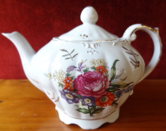 Vintage Musical Porcelain Tea Pot Music Box by RoyalVintageGlass