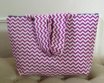 Beautiful; and sturdy tote bag or makeup bag , has zipper and fully lined.Made in Sammamish, Washington