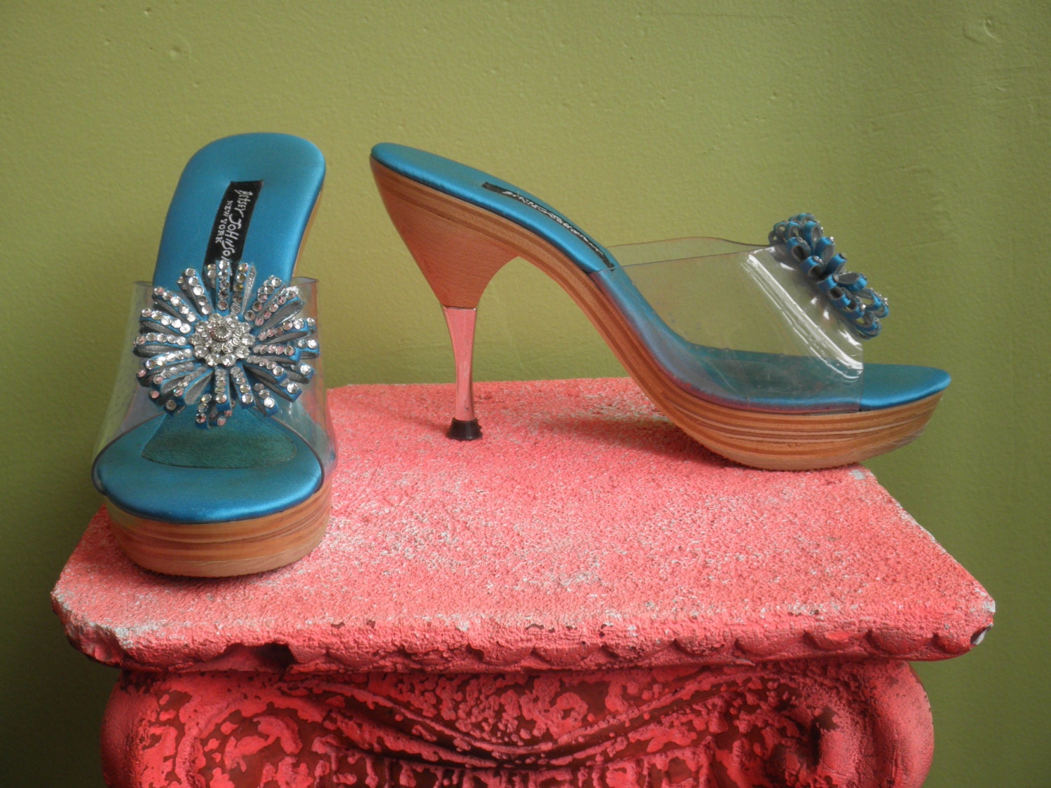 Vintage Betsey Johnson starburst high heel polly pumps 90s