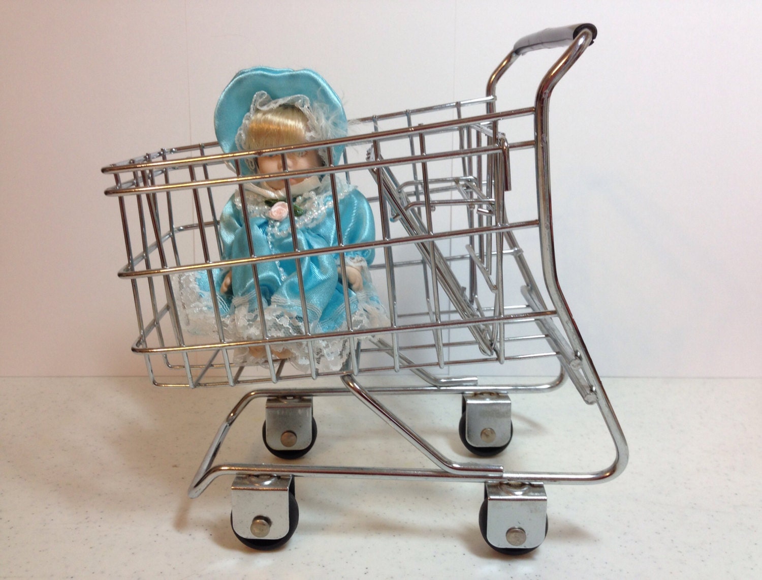 Small Metal Toy Shopping Cart