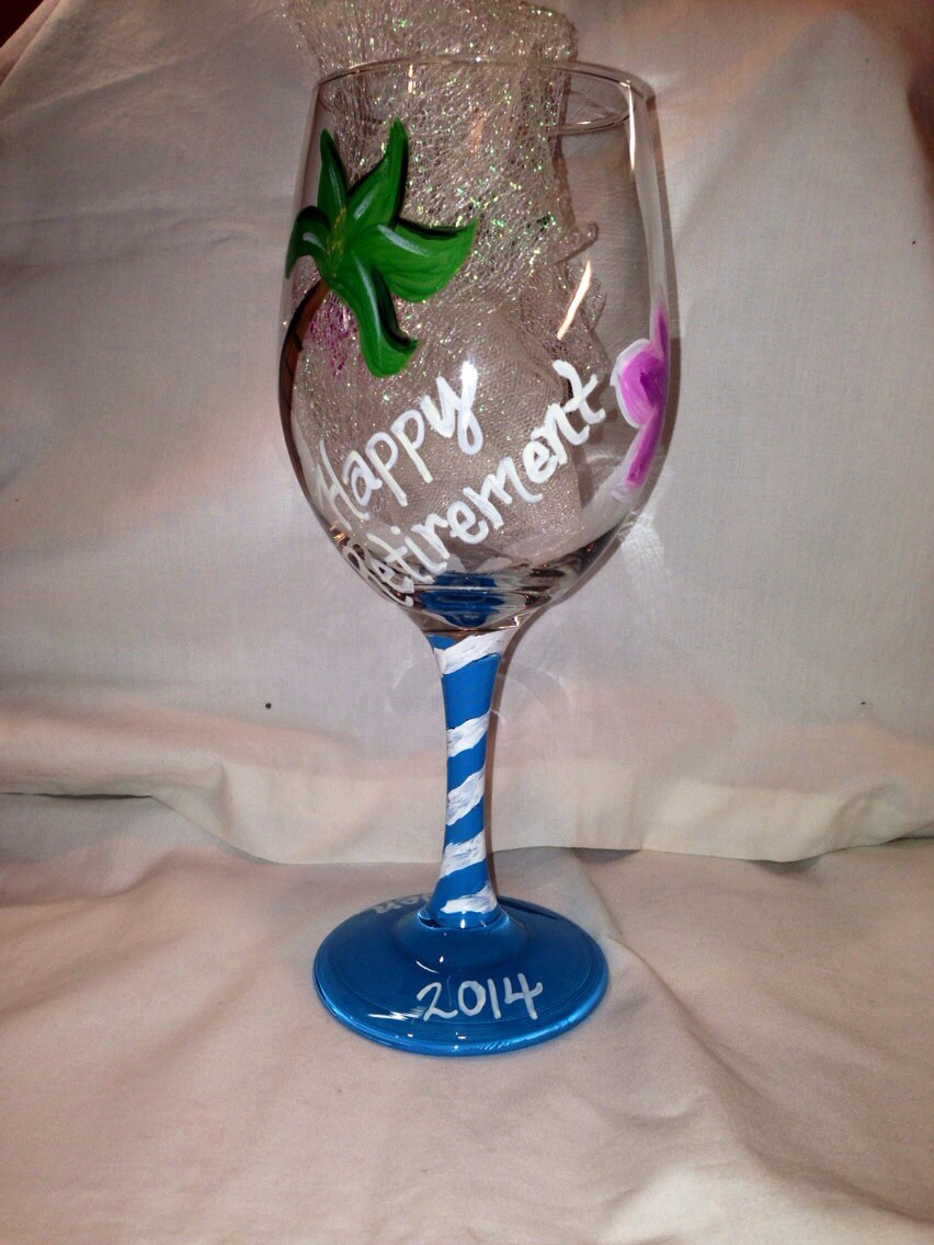 Retirement Wine Glass With Palm Trees And Flowers Happy