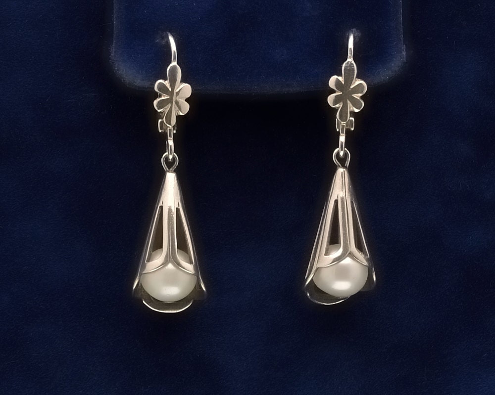 Bellshaped flower Earrings Silver Earrings Earrings with
