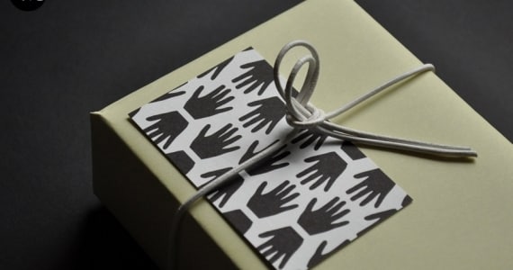 eco-friendly HANDS gift tags by bastisRIKE