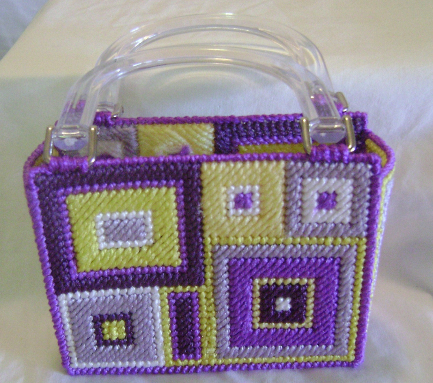 Plastic Canvas Geometric Design Purse 825