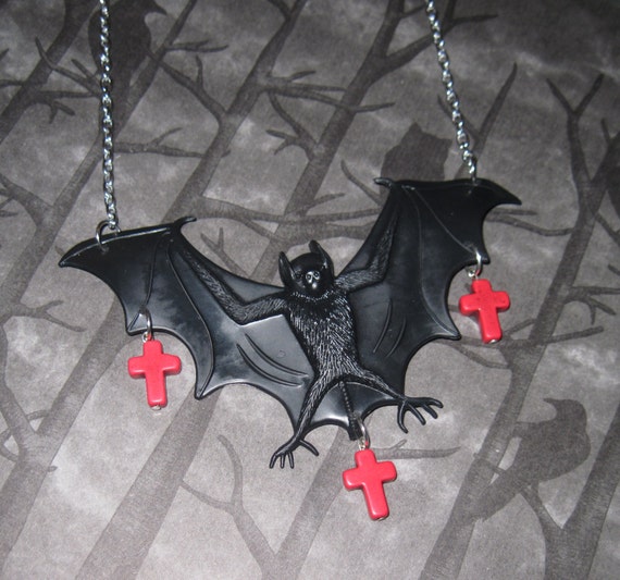 Bat Necklace Halloween Vampire Bat Jewelry Blood Red Cross Beads Silver Chain Pendant Necklace Halloween Accessory Free Shipping US/Canada