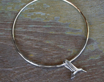 Hummingbird Bangle, Solid Sterling Silver Bracelet, Bird in Flight Charm Bangle, Stackable Round Stacking Bracelet, Botanical Jewelry Gift