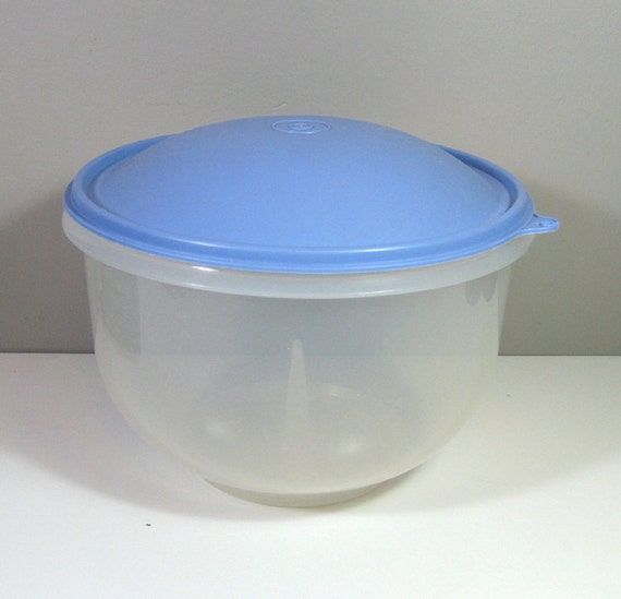 Tupperware Crisp It Lettuce Keeper Bowl with Lid by catnipalley