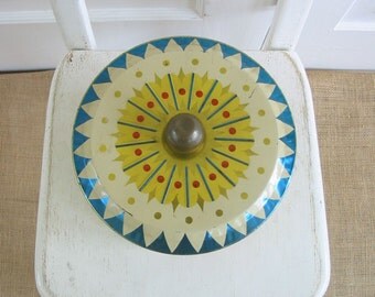 Vintage Metal Tin Box Gold Biscuit Candy