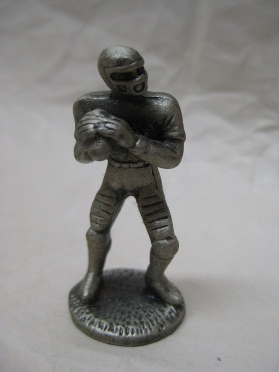 miniature football players figures