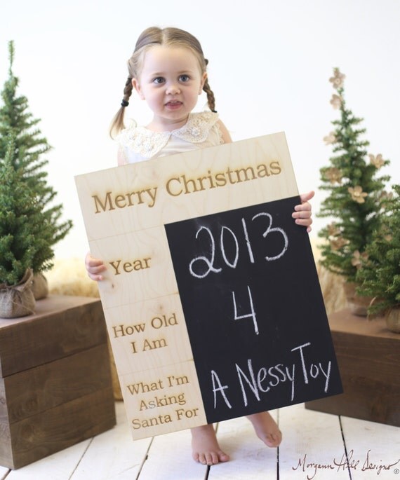 Merry Christmas Chalkboard Sign Family Photos Photo Prop (Item Number MHD50000) by braggingbags