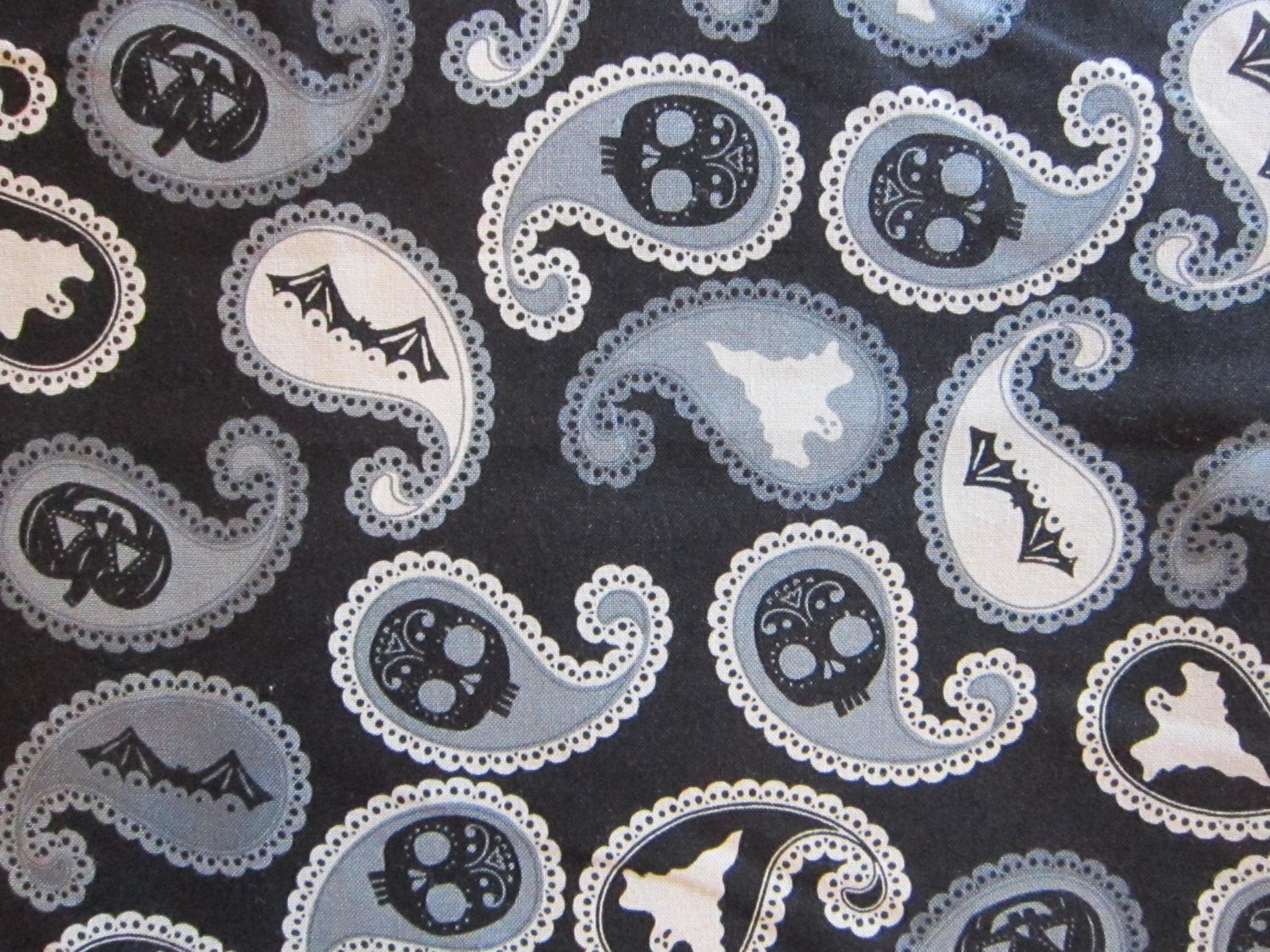 1/2 yard cotton fabric HALLOWEEN PAISLEY jack