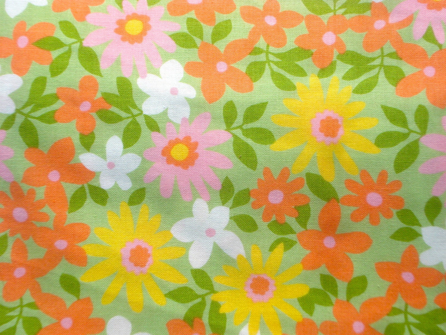 SALE : Urban Chiks Dream On Flower Power green moda fabric FQ