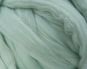 Merino Wool Roving - 21.5 micron - Mint - 4 ounces